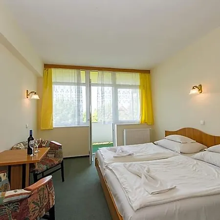 Nostra 3*