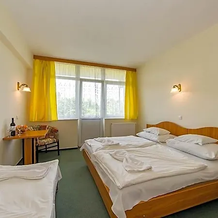 Nostra 3*