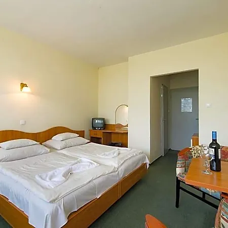Nostra Otel
