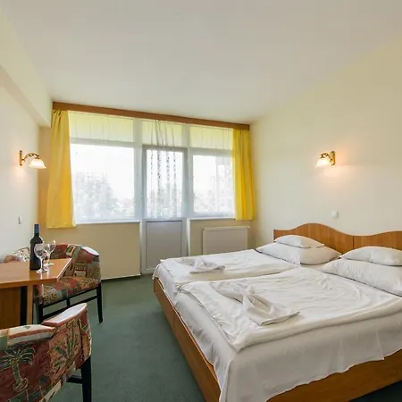 Hotel Nostra 3*
