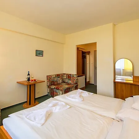 Nostra Hotel